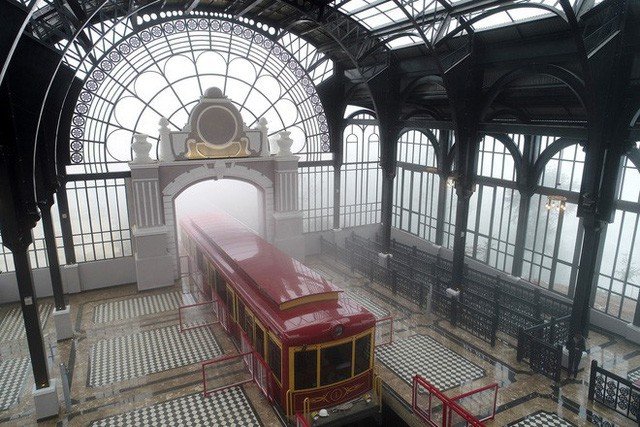 越南最长登山铁路正式在老街省沙巴投入运作 ảnh 1