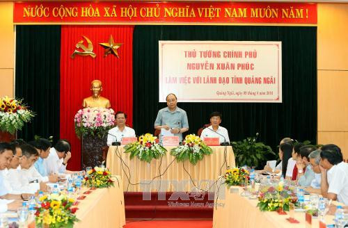 阮春福副总理中部调研：广义省要注重加大对农业经济的投入 ảnh 1