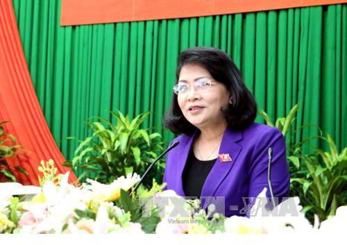 国家副主席邓氏玉盛同永隆省选民接触 ảnh 2