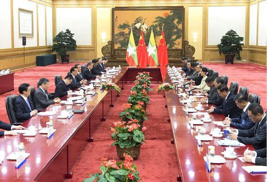 缅甸国务资政昂山素季与中国国务院总理李克强举行会谈 ảnh 1 缅甸国务资政昂山素季与中国国务院总理李克强举行会谈 ảnh 1