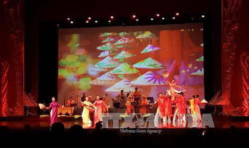 武德儋副总理出席在泰国举办的“越南文化日”活动 ảnh 1 武德儋副总理出席在泰国举办的“越南文化日”活动 ảnh 1