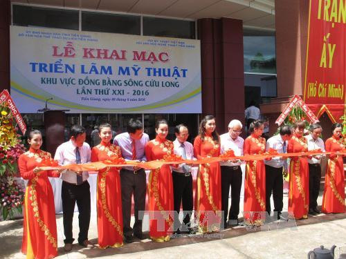 第21次九龙江三角洲地区美术展开展 ảnh 1