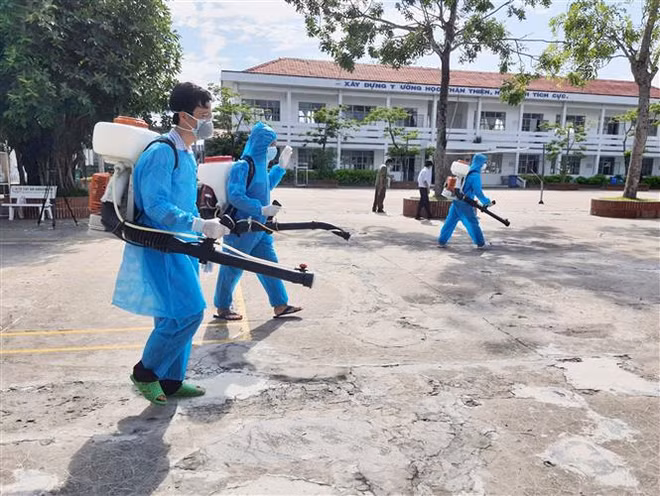 新冠肺炎疫情：卫生部出动近1万名医务人员支援胡志明市 ảnh 2