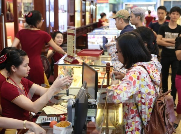 7月1日上午越南国内黄金价格接近5700万越盾 ảnh 1 7月1日上午越南国内黄金价格接近5700万越盾 ảnh 1