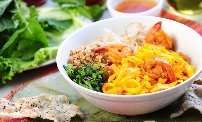 越南旅游:通过直播节目探索岘港市特色美食 ảnh 1 越南旅游:通过直播节目探索岘港市特色美食 ảnh 1