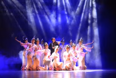 中国云南省艺术团在河内举行特殊艺术表演晚会 ảnh 1