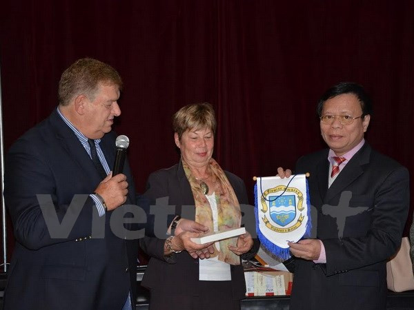 法国埃松省积极支持越南橙毒剂受害者 ảnh 1 法国埃松省积极支持越南橙毒剂受害者 ảnh 1