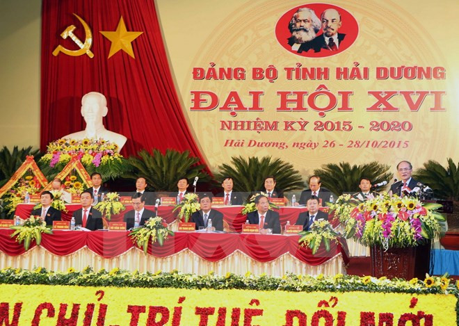 越南国会主席阮生雄出席越共海阳省第十六届代表大会 ảnh 1