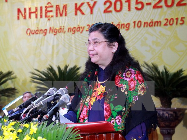 丁世兄同志出席越共安江省第十次代表大会 ảnh 2 丁世兄同志出席越共安江省第十次代表大会 ảnh 2