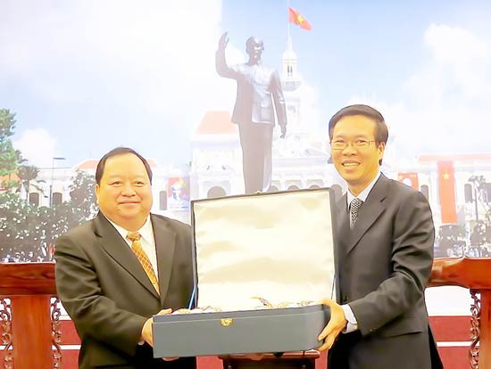 胡志明市领导会见老挝赛宋本省省委书记 ảnh 1 胡志明市领导会见老挝赛宋本省省委书记 ảnh 1