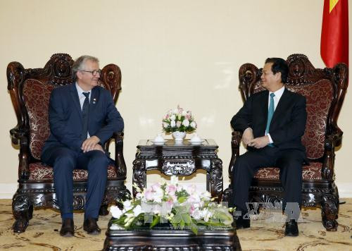 越南党和国家领导会见法国共产党全国书记皮埃尔·洛朗 ảnh 2