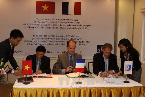 法国考虑为芹苴市提供优惠贷款协助该市有效应对气候变化 ảnh 1