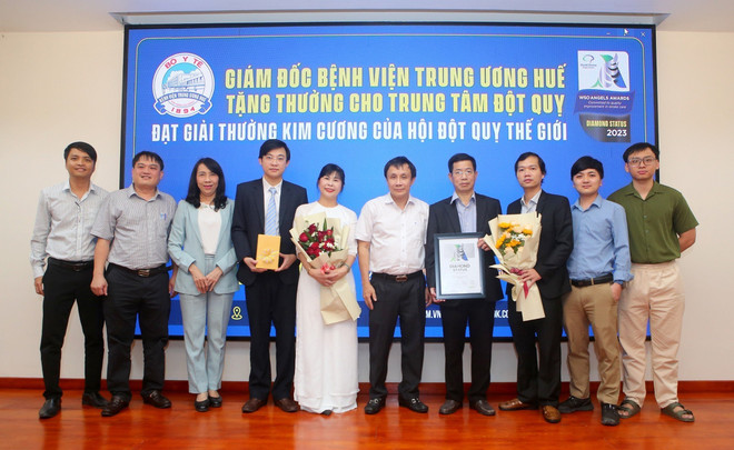顺化中央医院荣获国际卒中协会钻石奖 ảnh 1 顺化中央医院荣获国际卒中协会钻石奖 ảnh 1
