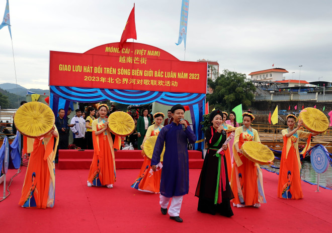 越中青年北仑界河对歌联欢叙情谊 ảnh 1 越中青年北仑界河对歌联欢叙情谊 ảnh 1