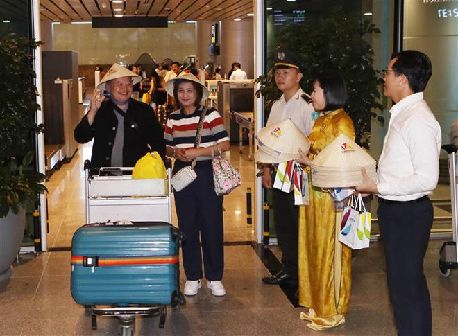 岘港迎来首趟从马尼拉出发的航班 ảnh 2 岘港迎来首趟从马尼拉出发的航班 ảnh 2