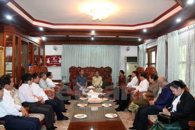 越共中央书记处常务书记黎鸿英看望慰问原老挝高级领导人 ảnh 1 越共中央书记处常务书记黎鸿英看望慰问原老挝高级领导人 ảnh 1