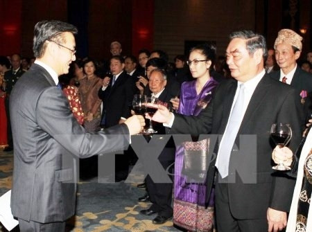 老挝党、国家领导会见越南高级代表团 ảnh 1 老挝党、国家领导会见越南高级代表团 ảnh 1