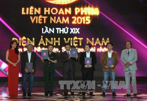 2015年第19届越南电影节落下帷幕 获金莲花奖电影名单揭晓 ảnh 1 2015年第19届越南电影节落下帷幕 获金莲花奖电影名单揭晓 ảnh 1