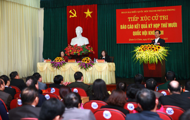 越南政府总理阮晋勇与海防市选民接触 ảnh 1 越南政府总理阮晋勇与海防市选民接触 ảnh 1