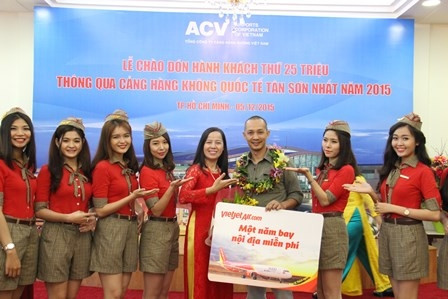 越捷航空公司向幸运乘客赠送“一年免费”机票的礼物 ảnh 1 越捷航空公司向幸运乘客赠送“一年免费”机票的礼物 ảnh 1