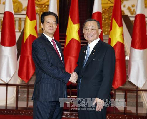 越南政府总理阮晋勇会见日本参议院议长山崎正昭 ảnh 1 越南政府总理阮晋勇会见日本参议院议长山崎正昭 ảnh 1