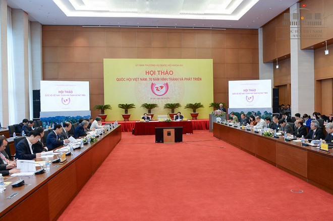 “越南国会:成立与发展70年历程“研讨会在河内举行 ảnh 2 “越南国会:成立与发展70年历程“研讨会在河内举行 ảnh 2