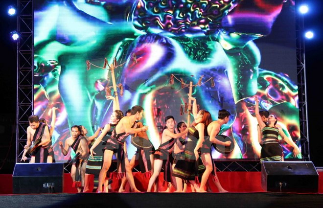 柬老越文艺交流会在老挝举行 ảnh 1 柬老越文艺交流会在老挝举行 ảnh 1