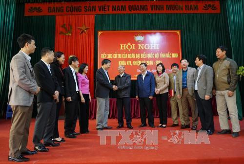 越南党及国家领导纷纷开展与各地选民接触活动 ảnh 3