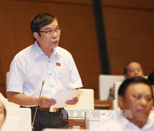 越南第十四届国会第二次会议:通过《对入境越南的外国人试行签发电子签证》决议草案 ảnh 1 越南第十四届国会第二次会议:通过《对入境越南的外国人试行签发电子签证》决议草案 ảnh 1
