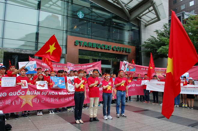 旅韩越南人举行游行活动 反对中国在东海的行为 ảnh 1 旅韩越南人举行游行活动 反对中国在东海的行为 ảnh 1