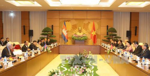 越南国会主席阮氏金银与柬埔寨国会主席韩桑林举行会谈 ảnh 1 越南国会主席阮氏金银与柬埔寨国会主席韩桑林举行会谈 ảnh 1