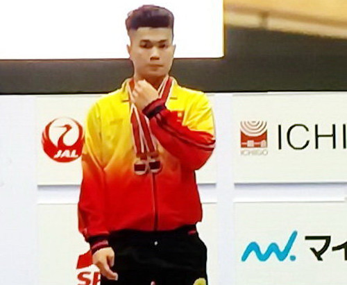 世青赛杀出越南黑马 河内小将斩获一金二银 ảnh 1