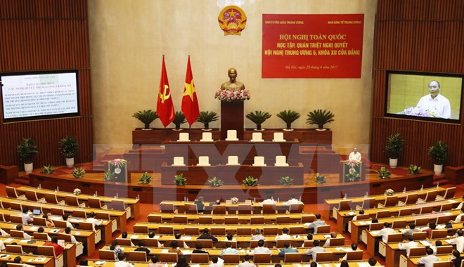 阮春福总理出席学习、贯彻落实越共十二届五中全会决议全国会议 ảnh 1 阮春福总理出席学习、贯彻落实越共十二届五中全会决议全国会议 ảnh 1