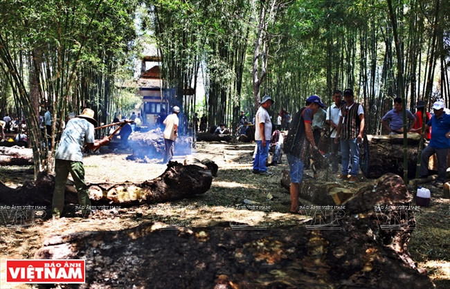 西原木雕：从山林走出的一尊尊“史诗” ảnh 1