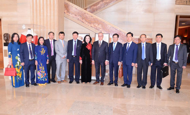 河内市与加拿大和美国各地方加强全面合作 ảnh 3