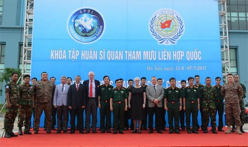 联合国维和参谋军官培训班在越南开班 ảnh 1 联合国维和参谋军官培训班在越南开班 ảnh 1
