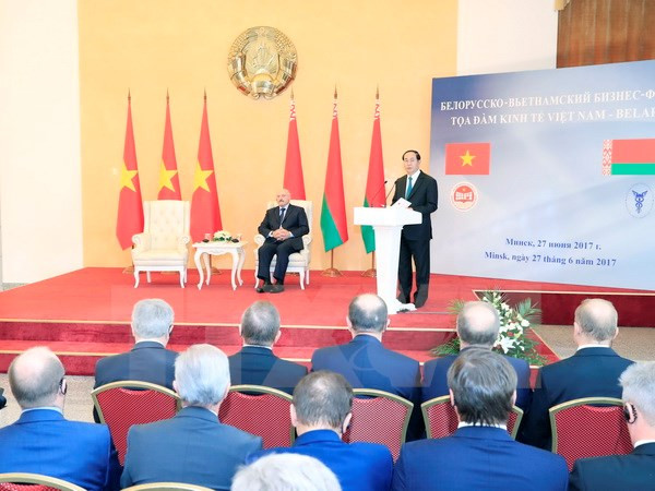 越南国家主席与白俄罗斯总统出席越白经济座谈会 ảnh 1 越南国家主席与白俄罗斯总统出席越白经济座谈会 ảnh 1