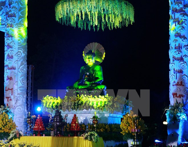 宇宙和平大玉佛在越南宁平省展出 ảnh 1 宇宙和平大玉佛在越南宁平省展出 ảnh 1