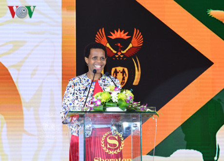 南非自由日22周年纪念仪式在河内举行 ảnh 1 南非自由日22周年纪念仪式在河内举行 ảnh 1