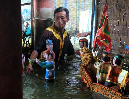 农民当艺人的鸿峰水上木偶戏坊 ảnh 3