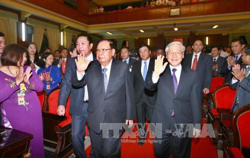 老挝人民革命党中央委员会总书记、国家主席本扬•沃拉吉走访慰问胡志明国家政治学院 ảnh 2