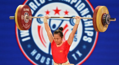 2016年亚洲举重锦标赛：越南举重选手王氏玄获得银牌 ảnh 1