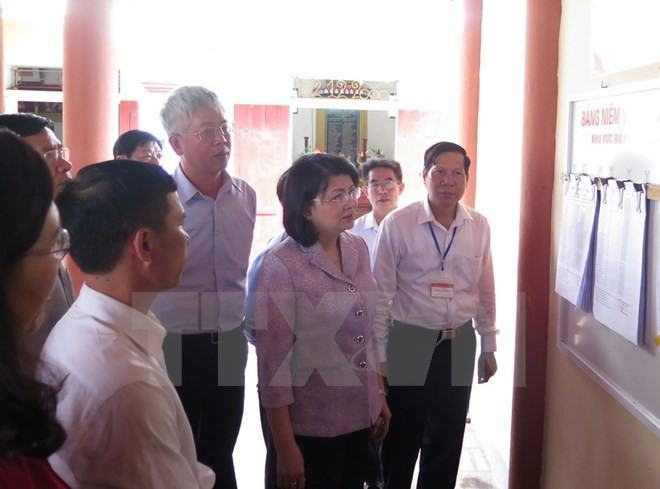 国家副主席邓氏玉盛视察南定和太平两省选举准备工作 ảnh 1 国家副主席邓氏玉盛视察南定和太平两省选举准备工作 ảnh 1