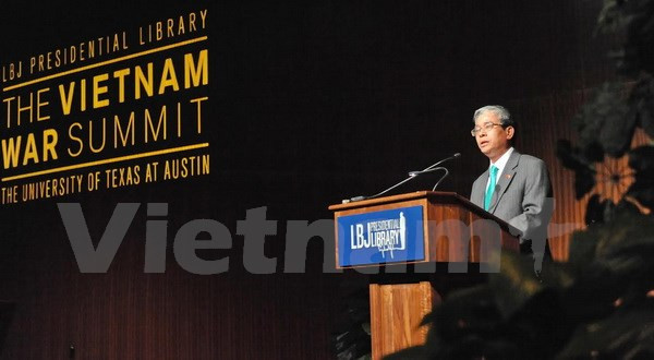 越南驻美大使范光荣出席越南战争研讨会 ảnh 1 越南驻美大使范光荣出席越南战争研讨会 ảnh 1