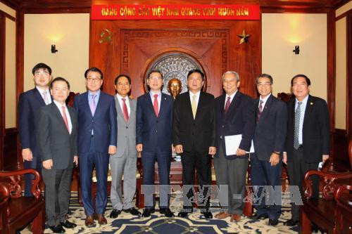 胡志明市领导会见来访的韩越友好议员协会主席 ảnh 3 胡志明市领导会见来访的韩越友好议员协会主席 ảnh 3