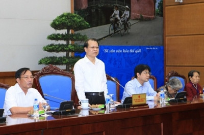 越南政府副总理武文宁接见后江省革命有功者代表团 ảnh 1 越南政府副总理武文宁接见后江省革命有功者代表团 ảnh 1