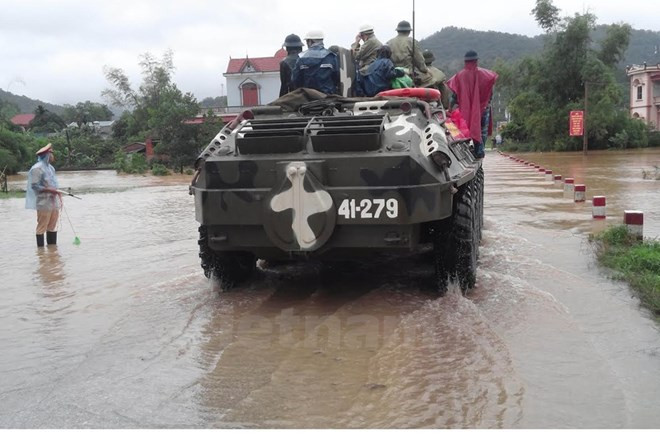 政府总理阮晋勇要求广宁省全力做好救灾工作 ảnh 1 政府总理阮晋勇要求广宁省全力做好救灾工作 ảnh 1