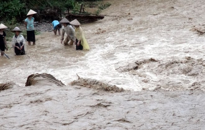 越南北部山区各省遭暴雨洪水袭击 致3人死亡4人受伤 ảnh 1 越南北部山区各省遭暴雨洪水袭击 致3人死亡4人受伤 ảnh 1