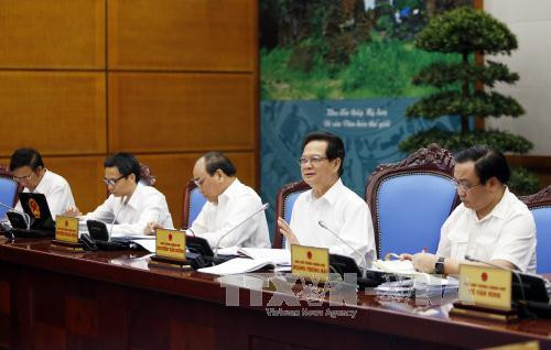 越南政府7月份例行会议决议：切实做好暴雨洪灾灾后重建工作 ảnh 1