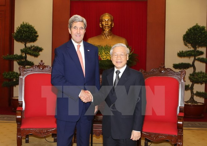 越共中央总书记阮富仲会见美国国务卿约翰•克里 ảnh 1 越共中央总书记阮富仲会见美国国务卿约翰•克里 ảnh 1